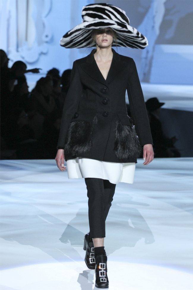 NEW YORK FASHION WEEK: MARC JACOBS FALL 2012