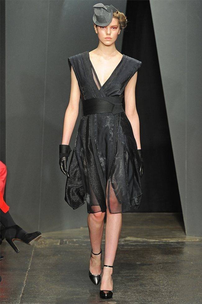 NEW YORK FASHION WEEK: DONNA KARAN FALL 2012
