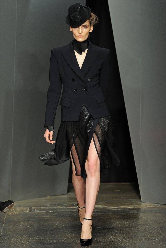 NEW YORK FASHION WEEK: DONNA KARAN FALL 2012