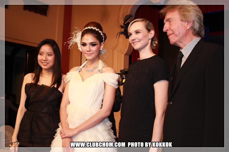 ชมพู่ อารยา เดินแบบในงาน Evita Peroni Autumn 2012 Fashion Show