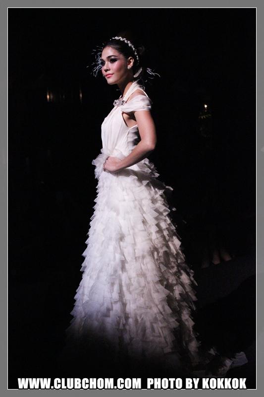 ชมพู่ อารยา เดินแบบในงาน Evita Peroni Autumn 2012 Fashion Show