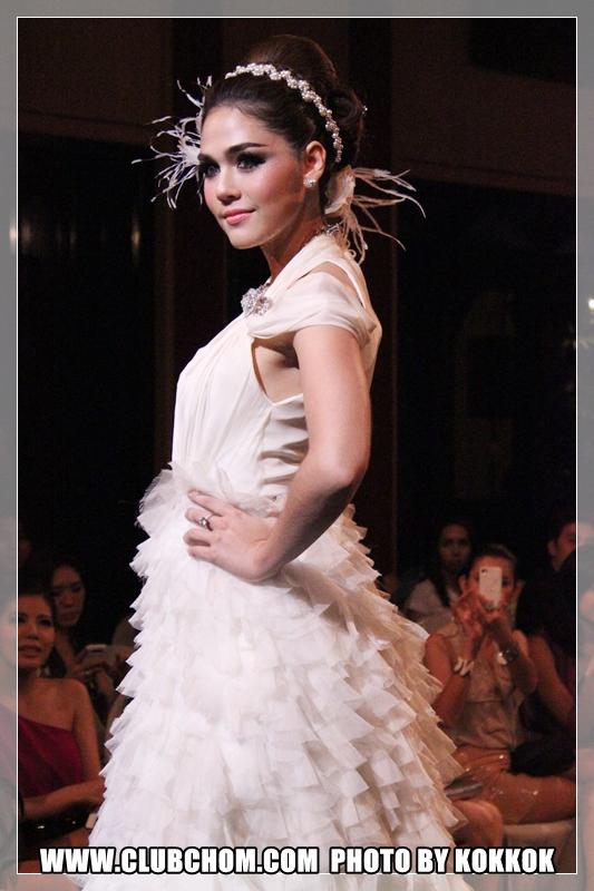 ชมพู่ อารยา เดินแบบในงาน Evita Peroni Autumn 2012 Fashion Show