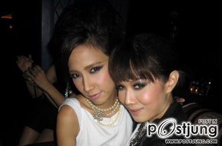 รวมภาพ " อั้ม - เมย์ " สองสาวคู่ซี้อันดับ 1 ของวงการบันเทิง