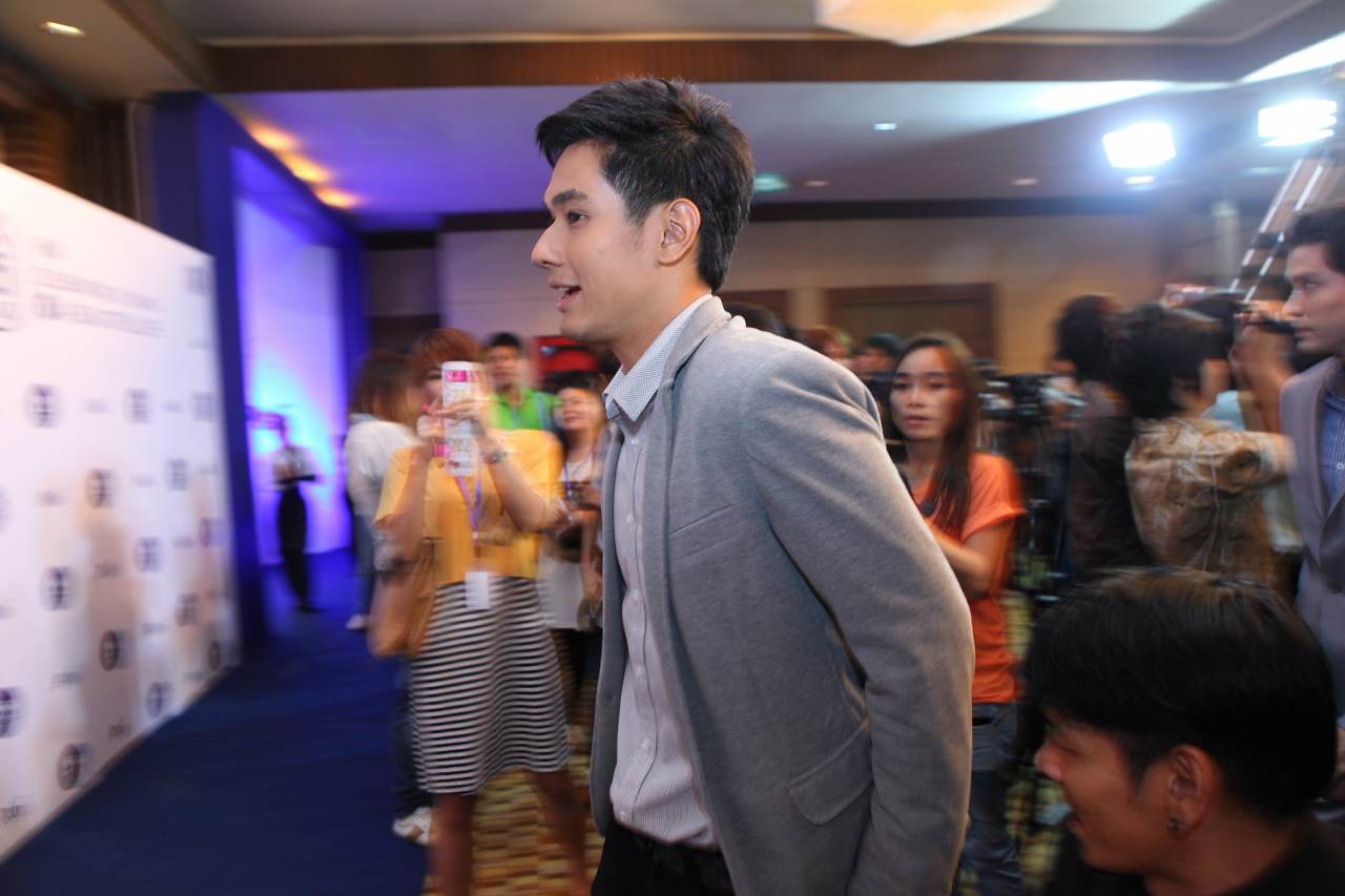 อ๋อม อรรคพันธ์ หลุ่มหล่อ เท่