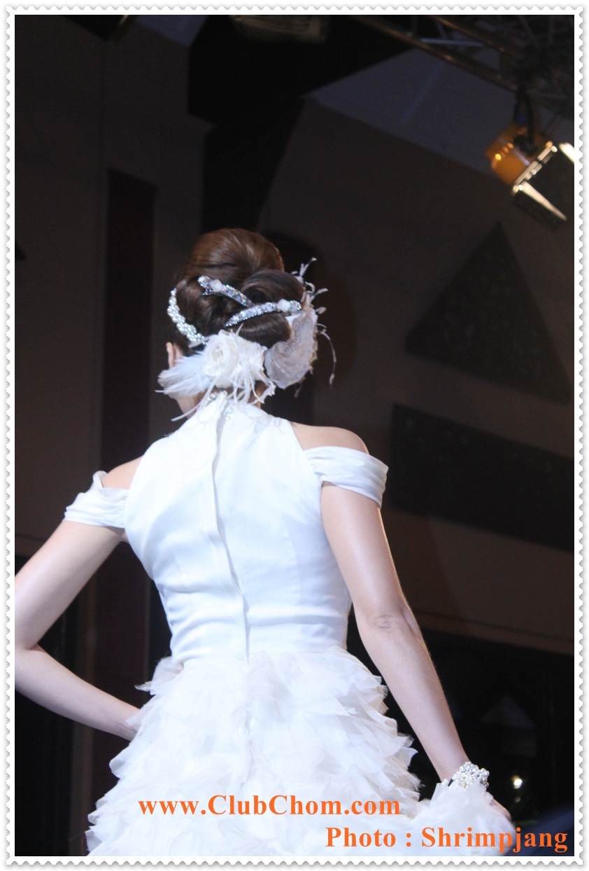 ชมพู่ อารยา  ในงาน  Evita Peroni Autumn 2012 Fashion Show