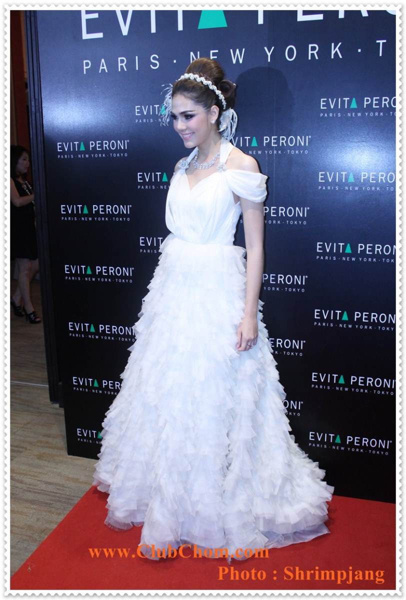 ชมพู่ อารยา  ในงาน  Evita Peroni Autumn 2012 Fashion Show