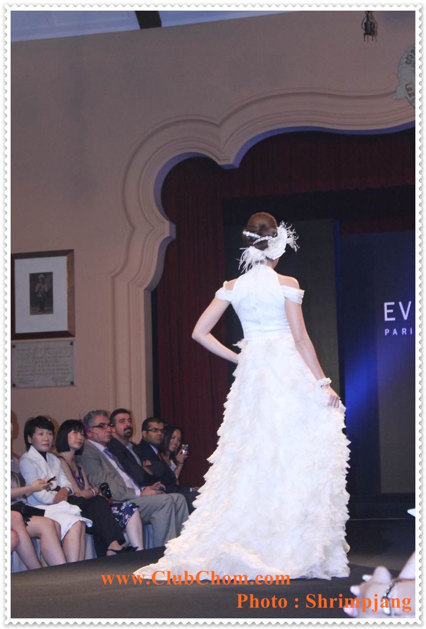 ชมพู่ อารยา  ในงาน  Evita Peroni Autumn 2012 Fashion Show