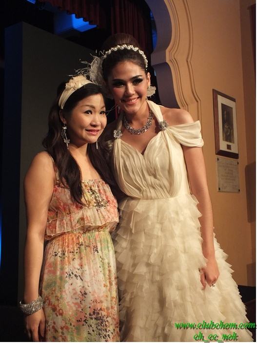 ชมพู่ อารยา  ในงาน  Evita Peroni Autumn 2012 Fashion Show