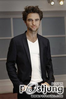 หุ่นขี้ผึ้ง Robert Pattinson ที่มาดามทุสโซบ้านเรา!!...เ่อ่ออ...เรื่องความเหมือนอะเห็นๆกันอยู่ แต่เรื