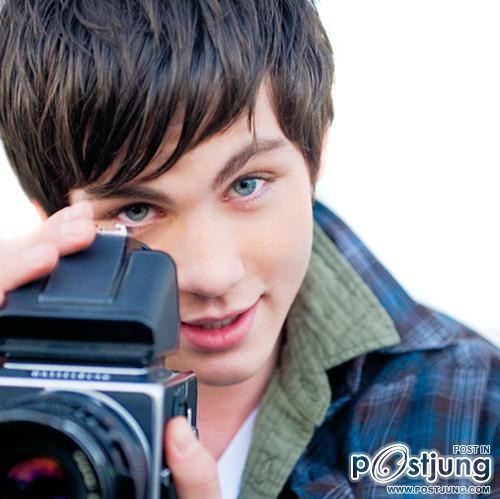 Logan Lerman