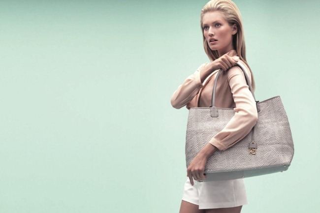CAMPAIGN: ENIKO MIHALIK & TONI GARRN FOR PORTS 1961 BY PHOTOGRAPHER HENRIQUE GENDRE