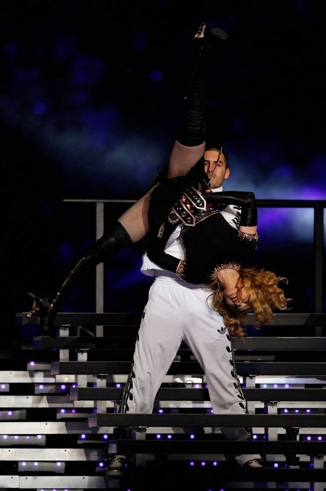 PERFORMANCE: MADONNA AT THE BRIDGESTONE SUPER BOWL XLVI HALFTIME SHOW, FEAT. NICKI MINAJ, L.M.F.A.O.