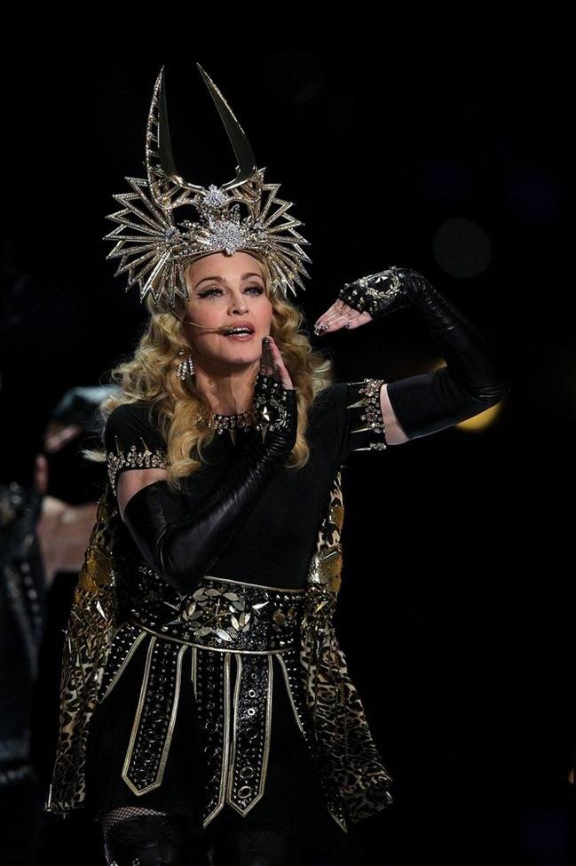 PERFORMANCE: MADONNA AT THE BRIDGESTONE SUPER BOWL XLVI HALFTIME SHOW, FEAT. NICKI MINAJ, L.M.F.A.O.