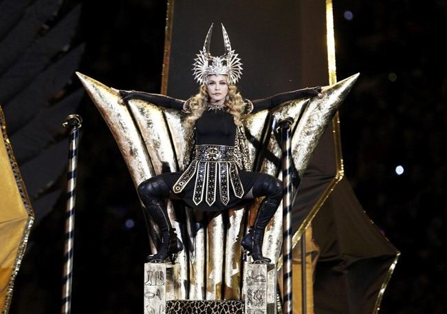 PERFORMANCE: MADONNA AT THE BRIDGESTONE SUPER BOWL XLVI HALFTIME SHOW, FEAT. NICKI MINAJ, L.M.F.A.O.