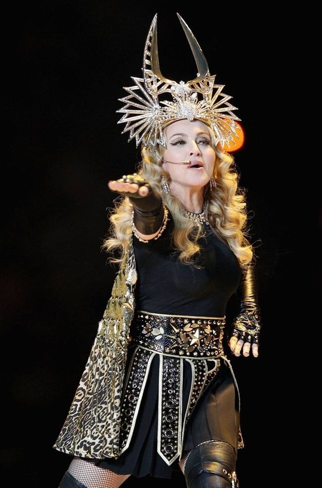 PERFORMANCE: MADONNA AT THE BRIDGESTONE SUPER BOWL XLVI HALFTIME SHOW, FEAT. NICKI MINAJ, L.M.F.A.O.