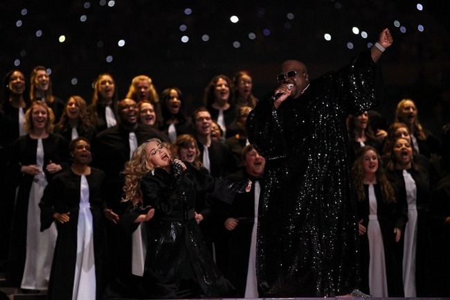 PERFORMANCE: MADONNA AT THE BRIDGESTONE SUPER BOWL XLVI HALFTIME SHOW, FEAT. NICKI MINAJ, L.M.F.A.O.