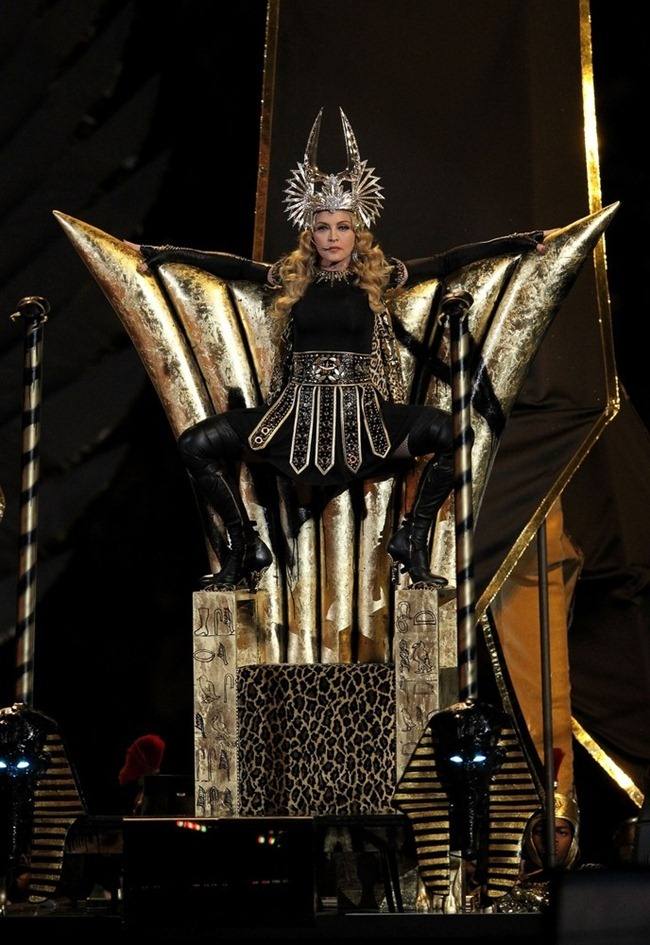 PERFORMANCE: MADONNA AT THE BRIDGESTONE SUPER BOWL XLVI HALFTIME SHOW, FEAT. NICKI MINAJ, L.M.F.A.O.