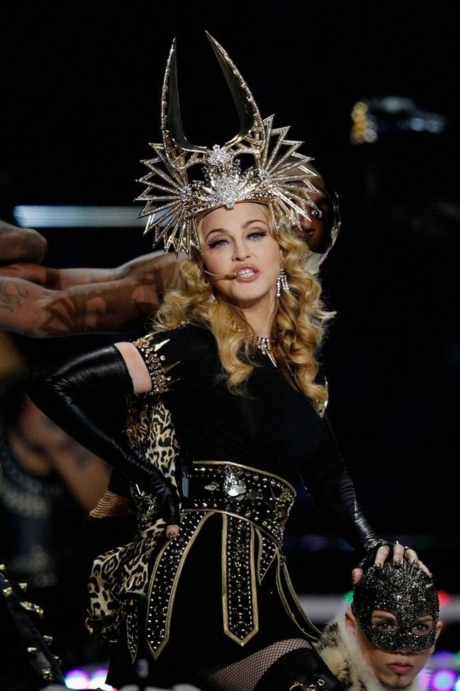 PERFORMANCE: MADONNA AT THE BRIDGESTONE SUPER BOWL XLVI HALFTIME SHOW, FEAT. NICKI MINAJ, L.M.F.A.O.