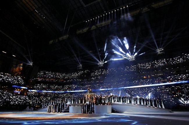 PERFORMANCE: MADONNA AT THE BRIDGESTONE SUPER BOWL XLVI HALFTIME SHOW, FEAT. NICKI MINAJ, L.M.F.A.O.