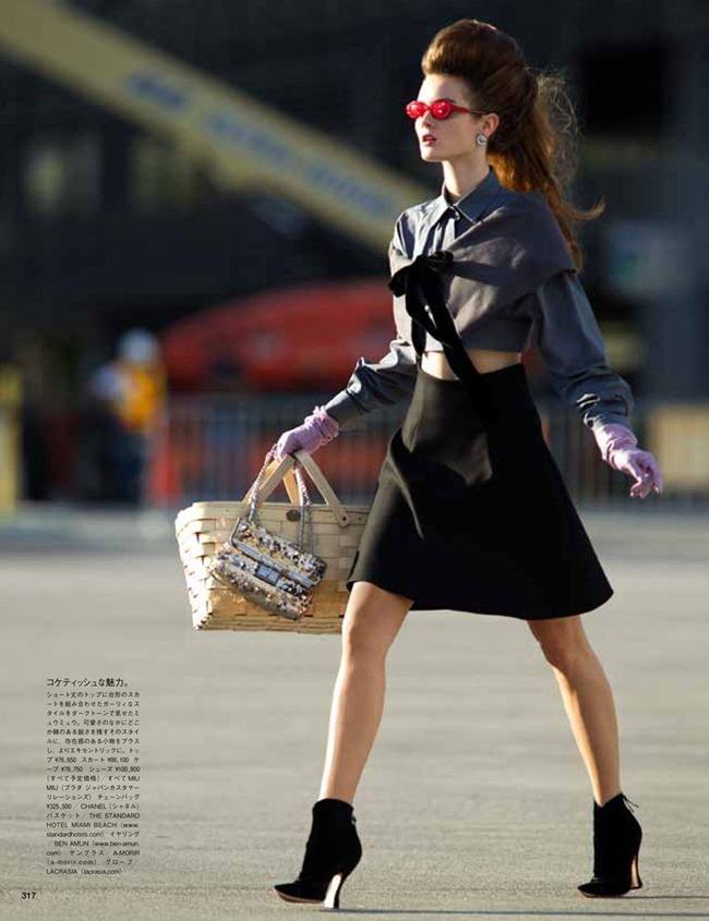 VOGUE JAPAN: JAC JAGACIAK BY PHOTOGRAPHER HANS FEURER