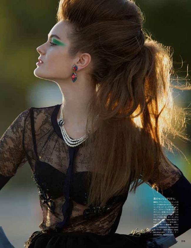VOGUE JAPAN: JAC JAGACIAK BY PHOTOGRAPHER HANS FEURER