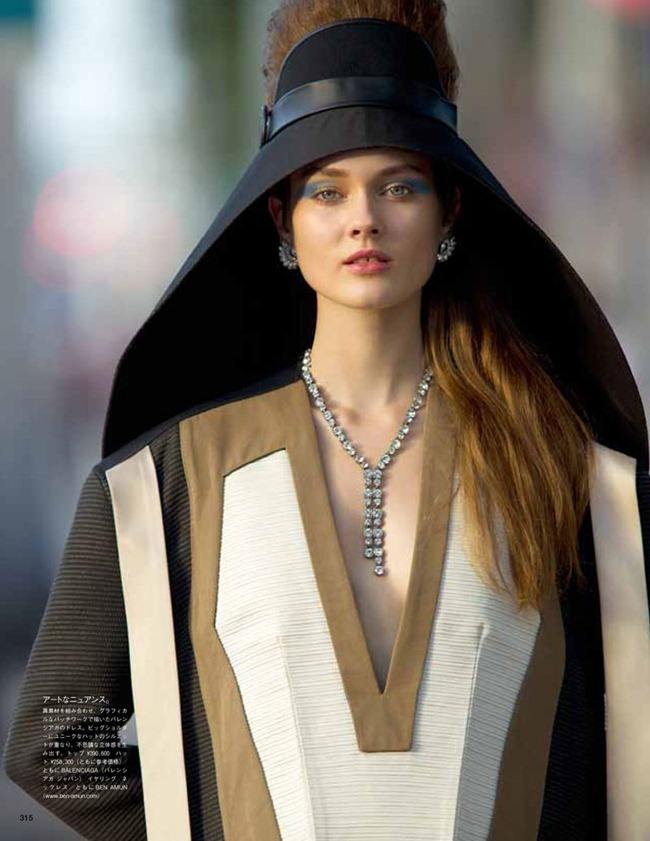 VOGUE JAPAN: JAC JAGACIAK BY PHOTOGRAPHER HANS FEURER