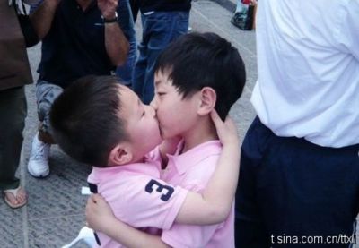 รักกัน ชอบกัน แบ่งกันให้ชม