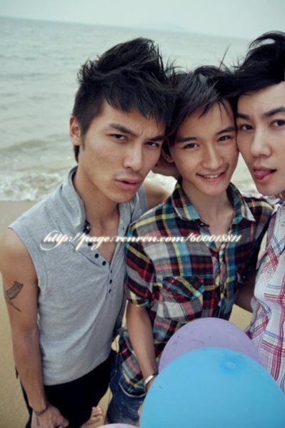 รักกัน ชอบกัน แบ่งกันให้ชม