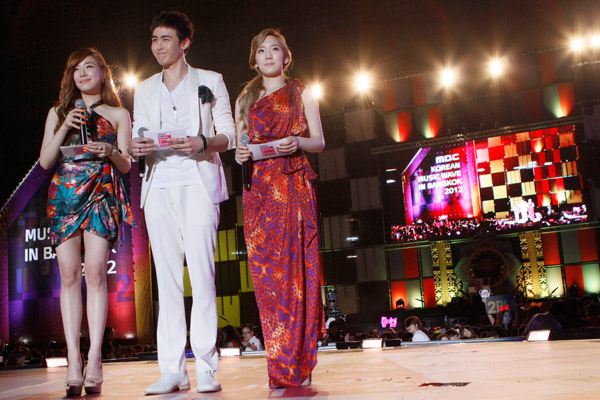 ประมวลภาพคอนเสิร์ต Korean Music Wave in Bangkok 2012