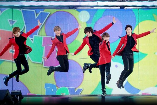 ประมวลภาพคอนเสิร์ต Korean Music Wave in Bangkok 2012