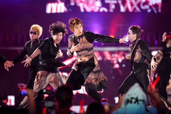 ประมวลภาพคอนเสิร์ต Korean Music Wave in Bangkok 2012