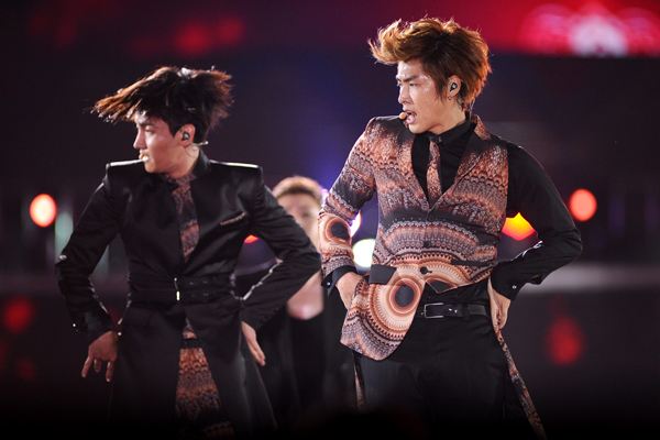 ประมวลภาพคอนเสิร์ต Korean Music Wave in Bangkok 2012