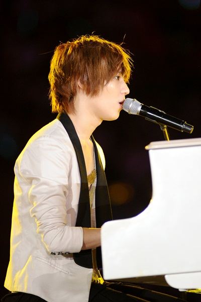 ประมวลภาพคอนเสิร์ต Korean Music Wave in Bangkok 2012
