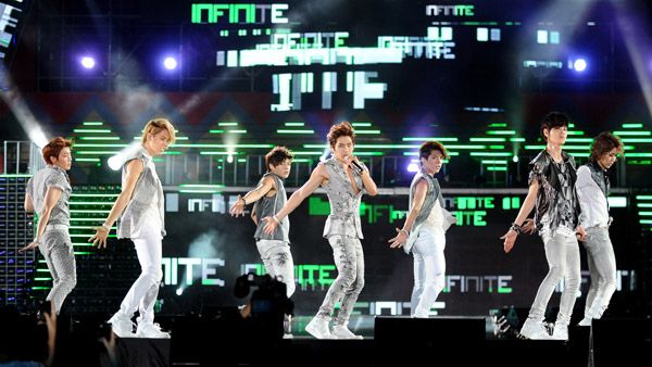 ประมวลภาพคอนเสิร์ต Korean Music Wave in Bangkok 2012