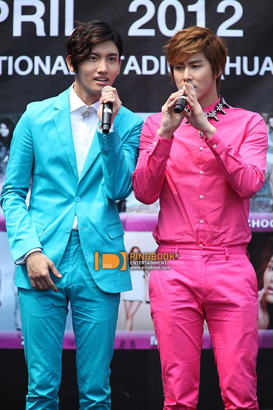 ประมวลภาพคอนเสิร์ต Korean Music Wave in Bangkok 2012