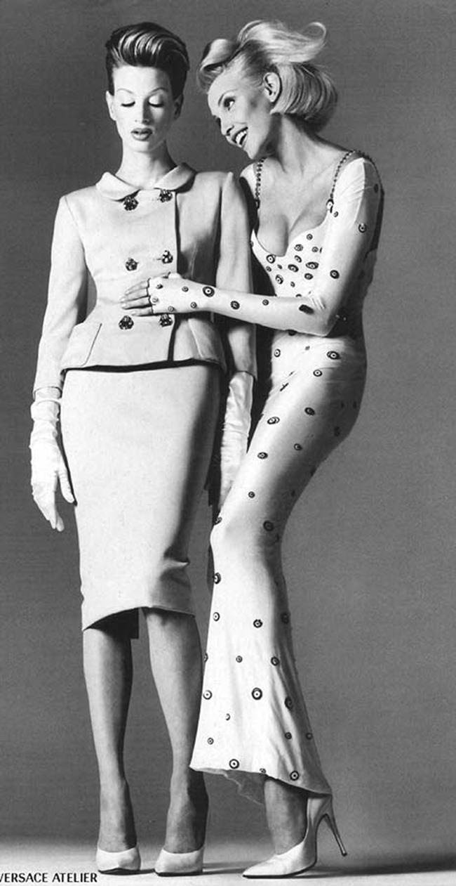 WE &hearts; VERSACE: NADJA AUERMANN & KRISTEN MCMENAMY FOR VERSACE SPRING 1995 BY PHOTOGRAPHER STEVEN MEISE