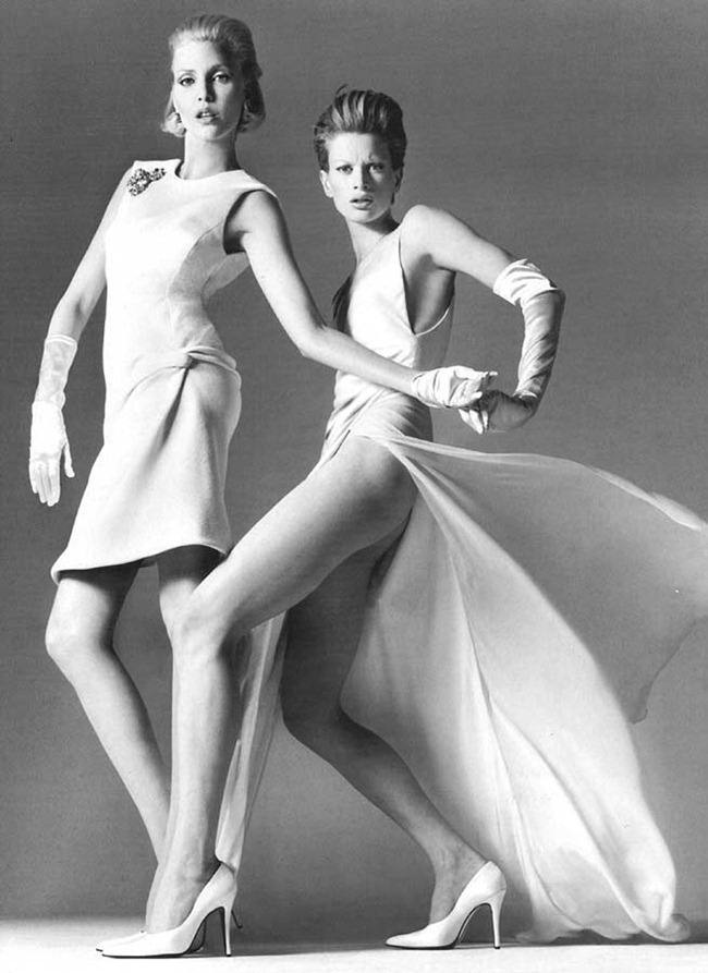 WE &hearts; VERSACE: NADJA AUERMANN & KRISTEN MCMENAMY FOR VERSACE SPRING 1995 BY PHOTOGRAPHER STEVEN MEISE