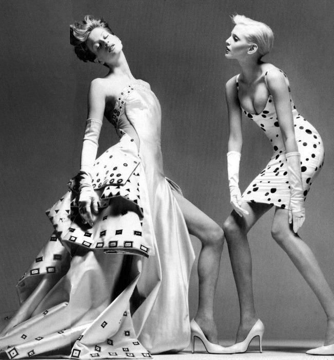 WE &hearts; VERSACE: NADJA AUERMANN & KRISTEN MCMENAMY FOR VERSACE SPRING 1995 BY PHOTOGRAPHER STEVEN MEISE