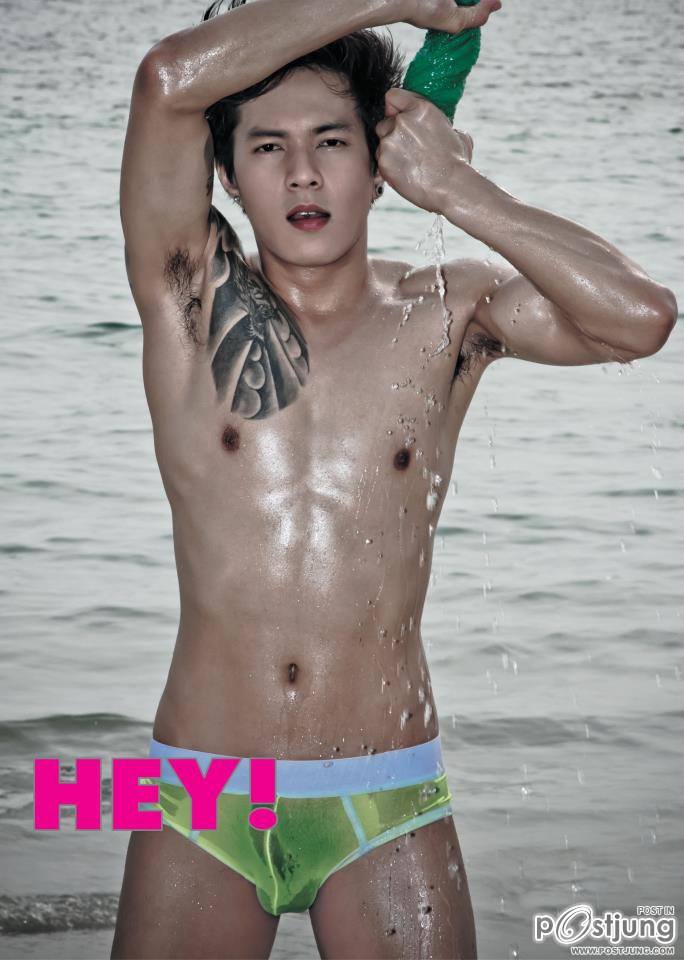 เบียร์-ชรินทร์ บุญยัง @ HEY! vol.4 no.40 April 2012