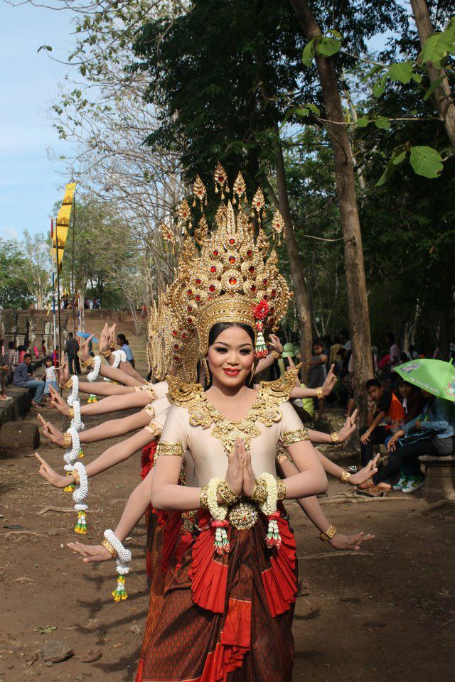 เก็บภาพงานขึ้นเขาพนมรุ้งมาฝากค่ะ