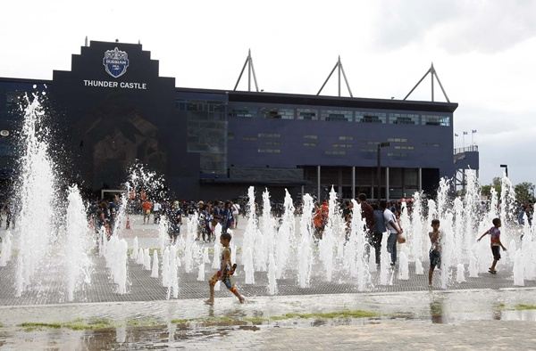 ภาพบรรยากาศสงกรานต์บุรีรัมย์มาฝากค่ะ