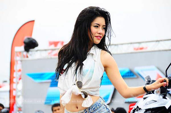 มหาสงกรานต์หลากสี บุรีรัมย์หรรษา
