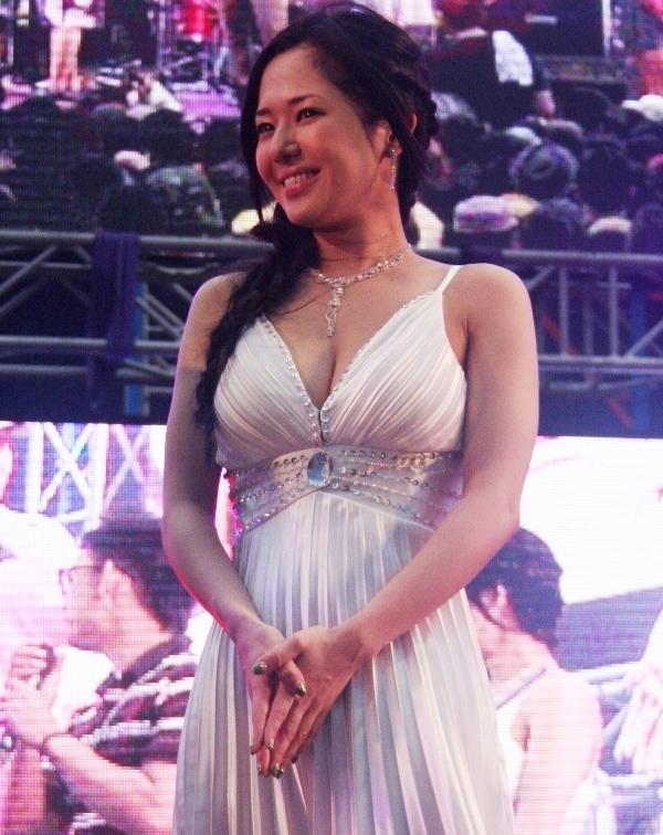 มหาสงกรานต์หลากสี บุรีรัมย์หรรษา