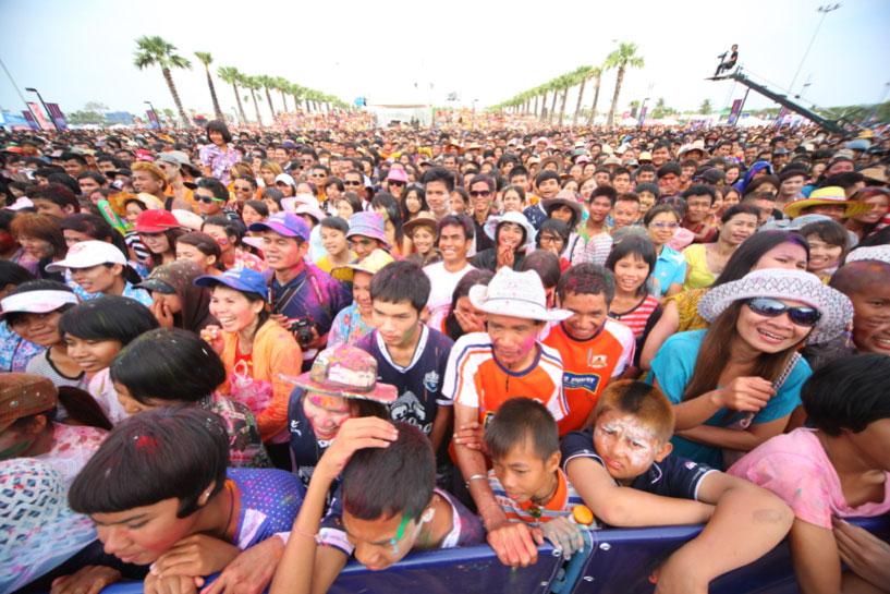 มหาสงกรานต์หลากสี บุรีรัมย์หรรษา