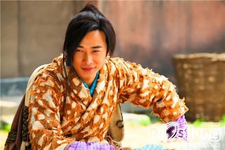 Beauties of the Emperor / 王的女人 / Wang De Nu Ren (2012)