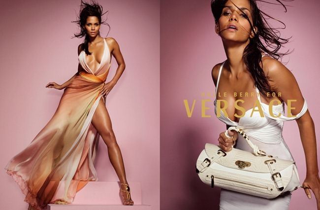 WE &hearts; VERSACE: HALLE BERRY FOR VERSACE SPRING 2006 BY PHOTOGRAPHER MARIO TESTINO