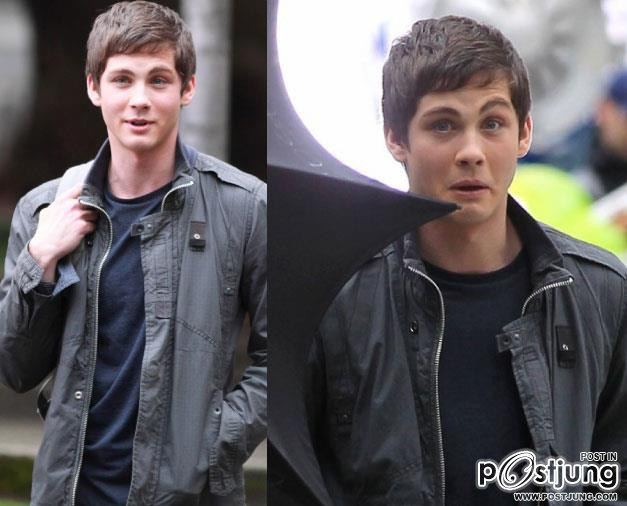 Logan Lerman อารมณ์ดี ทำหน้าทะเล้นเล่นกล้องกับปาปาราซซี่ในกองถ่ายหนัง Percy Jackson: Sea of Monsters