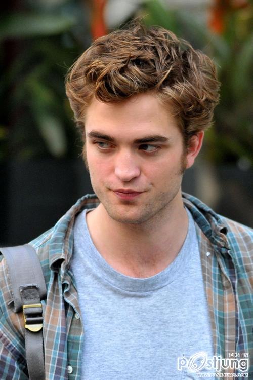 robert pattinson เมื่อก่อน กับ robert pattinson ปัจจุบัน