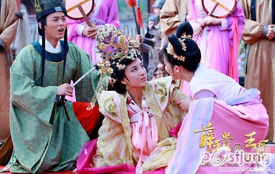 《薛平贵与王宝钏》 Love Amongst War  (2012)