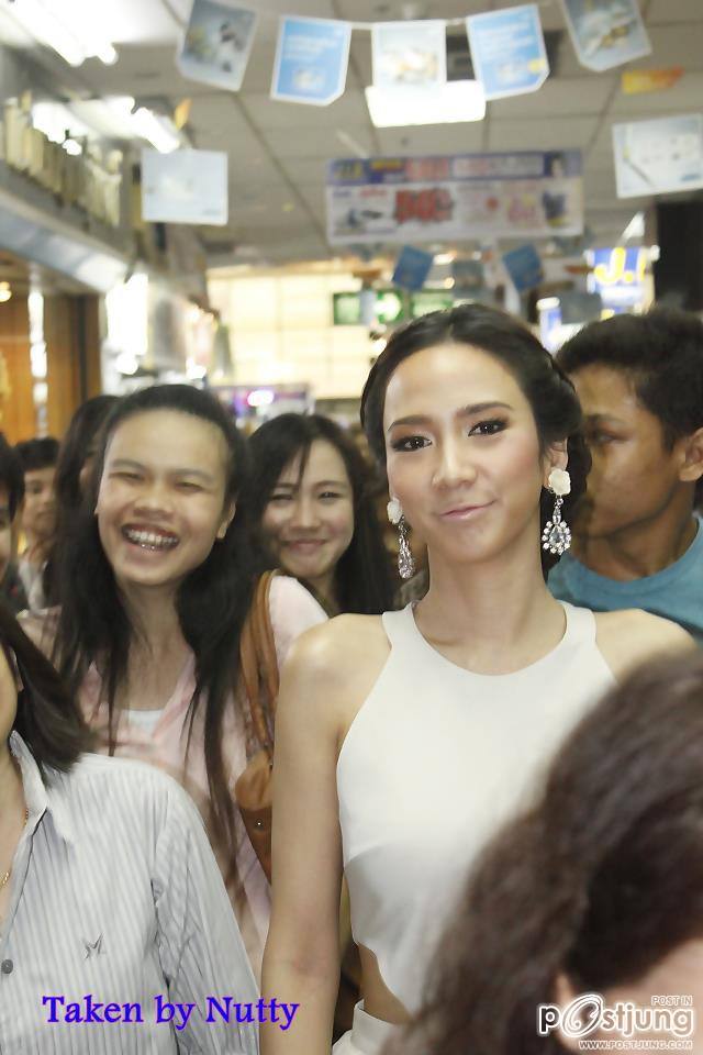 "อั้ม พัชราภา"สวยเริ่ดเจิดสุดๆ@J.I.B. MEGA SALE 2012 !!